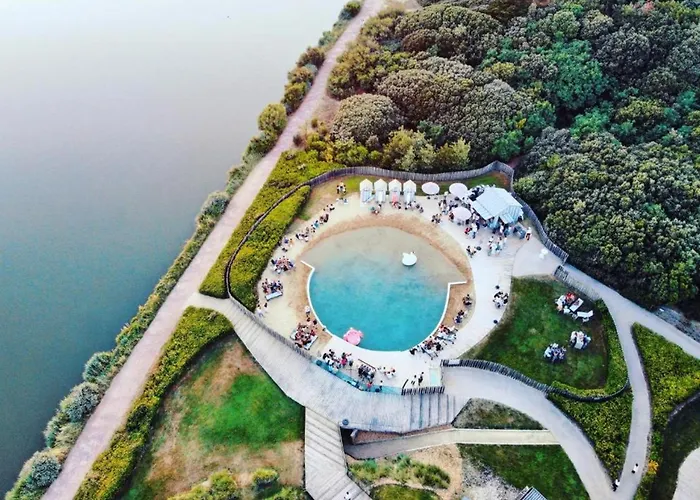 Avec Garage A 400 M De La - Fr-1-92-738