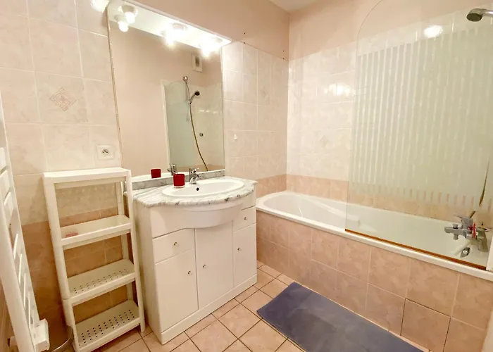 Apartment Avec Garage A 400 M De La - Fr-1-92-738 *